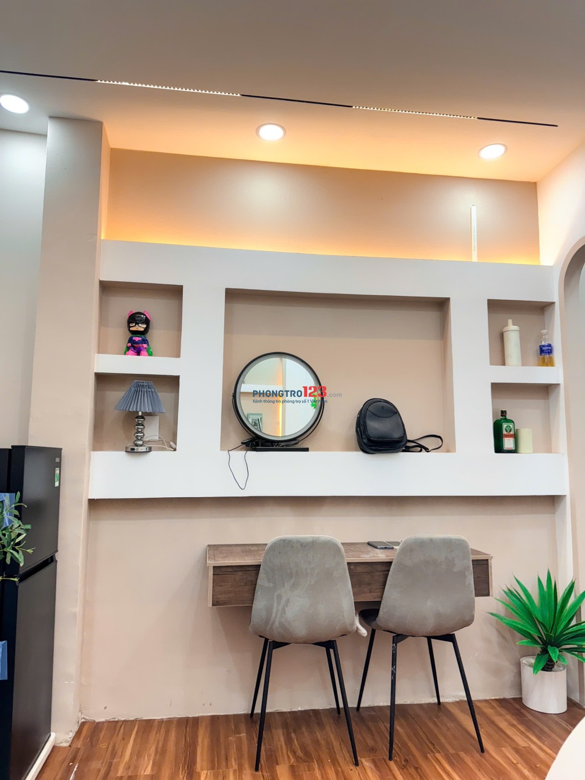 Cho thuê căn hộ 1 phòng ngủ – Full nội thất, cửa sổ trời giá chỉ từ 5tr – Gần Etown Cộng Hoà, K300