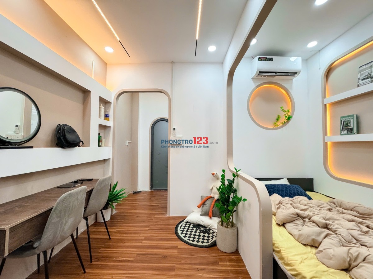 Cho thuê căn hộ 1 phòng ngủ – Full nội thất, cửa sổ trời giá chỉ từ 5tr – Gần Etown Cộng Hoà, K300