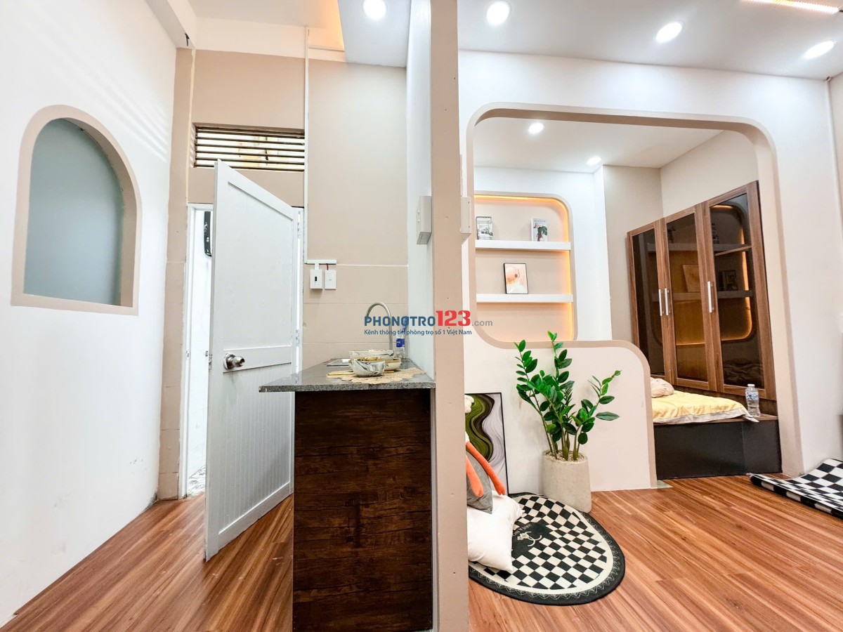 Cho thuê căn hộ 1 phòng ngủ – Full nội thất, cửa sổ trời giá chỉ từ 5tr – Gần Etown Cộng Hoà, K300