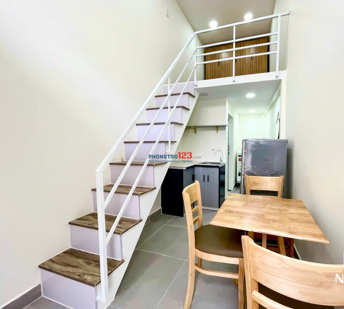 Cho thuê căn hộ duplex mới xây dựng full nội thất, nằm giữa khu vực trung tâm Q7