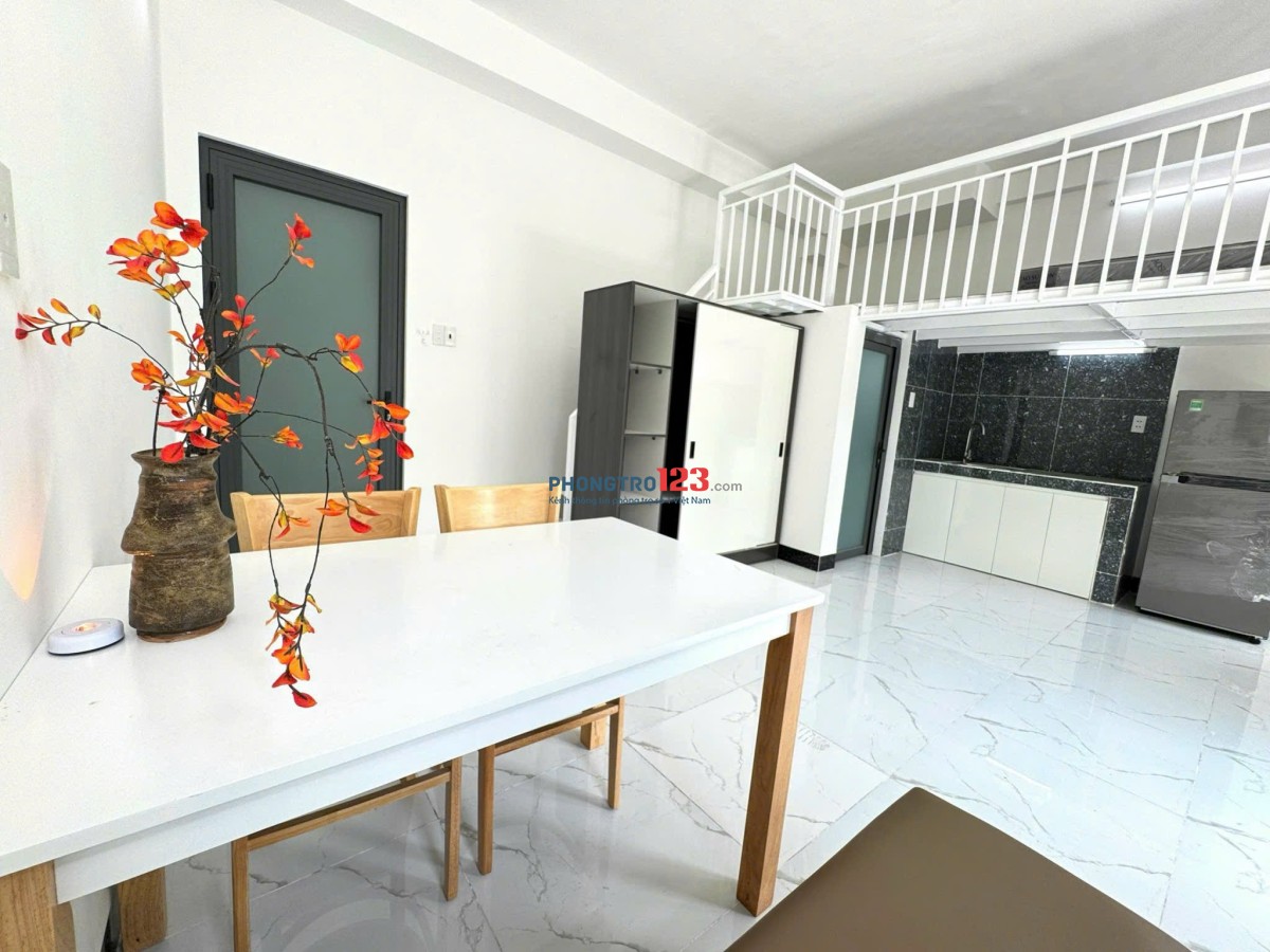 Duplex Full NT Cao Cấp Thiết Kế Cực Xinh Ban Côn To Gần Chợ TDT NTT Rmit Lotte Mart Dễ Đi Q4, Q1, Q8