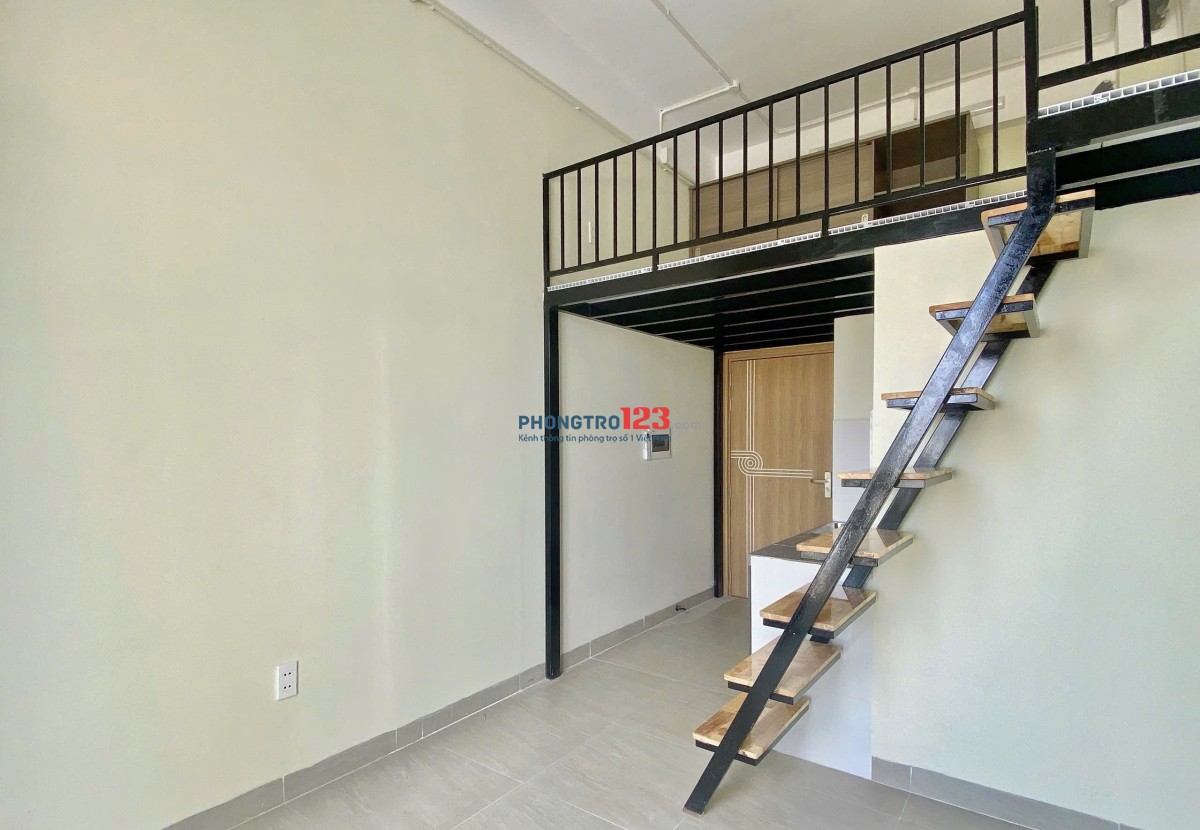 Duplex full nội thất + ban công + thang máy