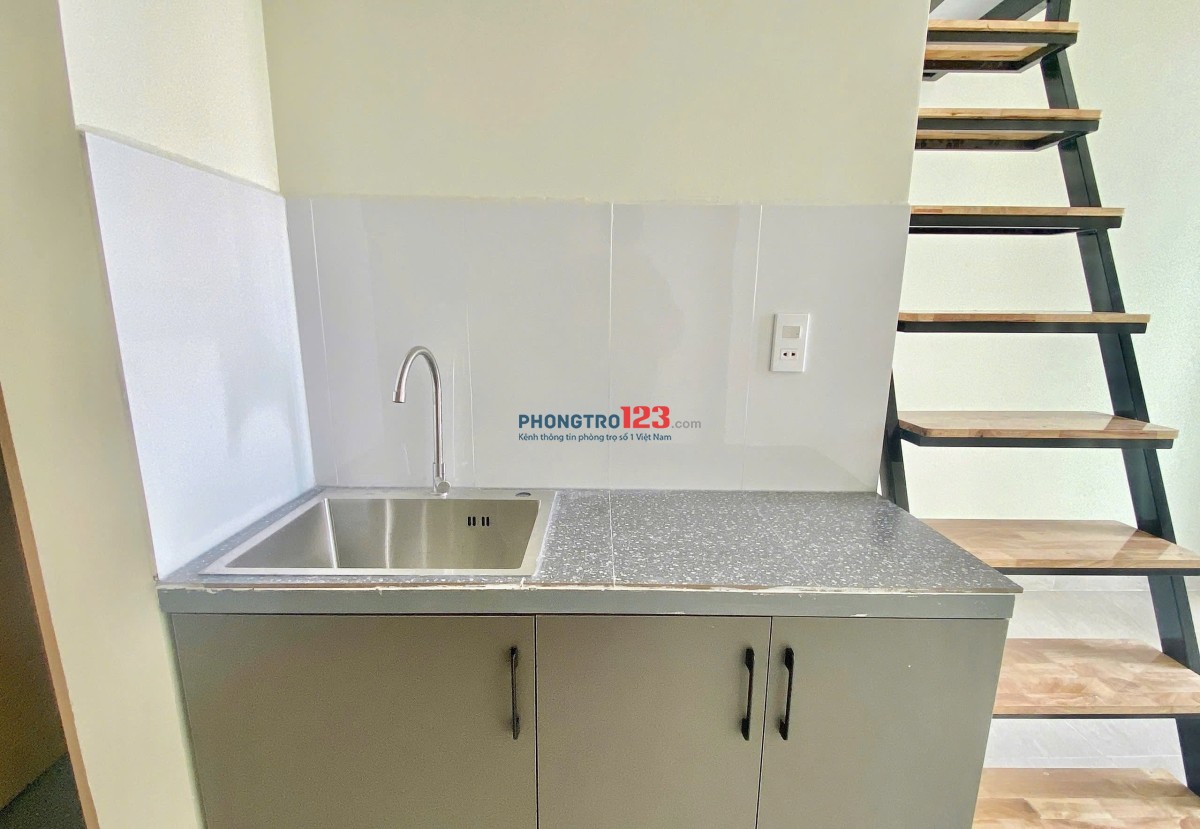 Duplex full nội thất + ban công + thang máy