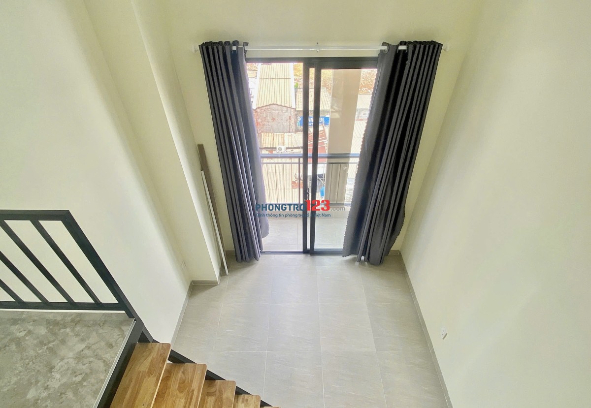 Duplex full nội thất + ban công + thang máy