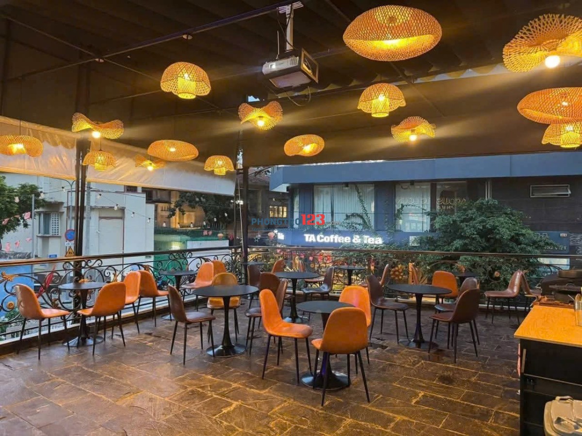 Cho thuê lô góc 3 Mặt tiền Quận 1 đường Nguyễn Văn Nguyên