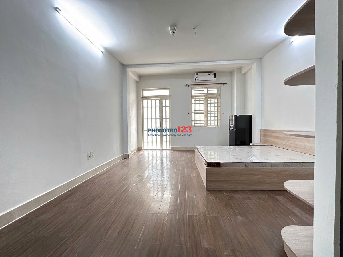 TRỌ BÌNH THẠNH GẦN CHỢ BÀ CHIỂU, NGÃ TƯ HÀNG XANH 35m2 BAN CÔNG THOÁNG SÁNG BẠCH ĐẰNG BÌNH THẠNH