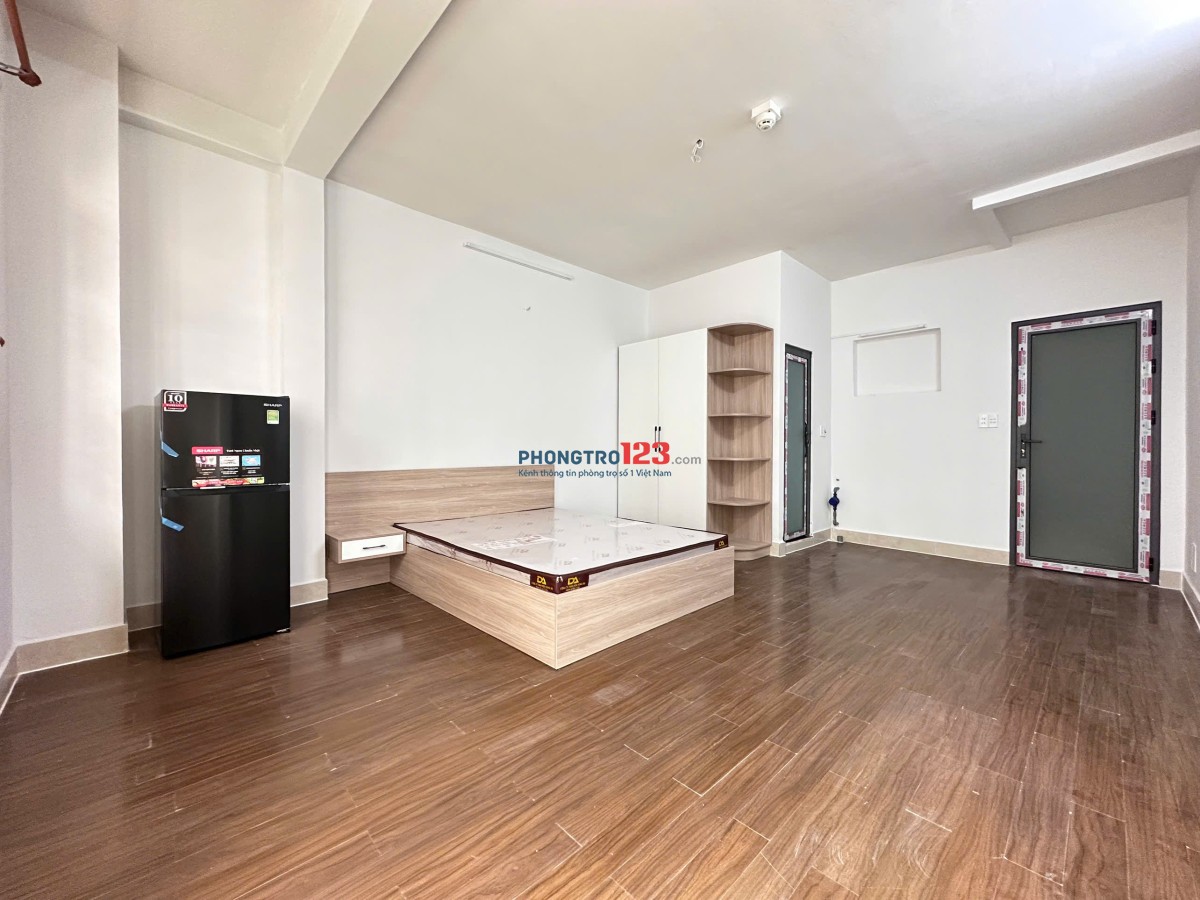 TRỌ BÌNH THẠNH GẦN CHỢ BÀ CHIỂU, NGÃ TƯ HÀNG XANH 35m2 BAN CÔNG THOÁNG SÁNG BẠCH ĐẰNG BÌNH THẠNH