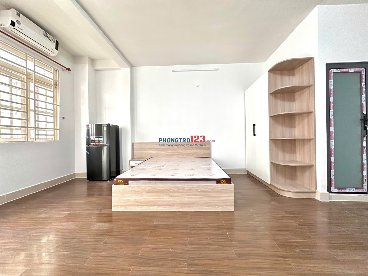 TRỌ BÌNH THẠNH GẦN CHỢ BÀ CHIỂU, NGÃ TƯ HÀNG XANH 35m2 BAN CÔNG THOÁNG SÁNG BẠCH ĐẰNG BÌNH THẠNH