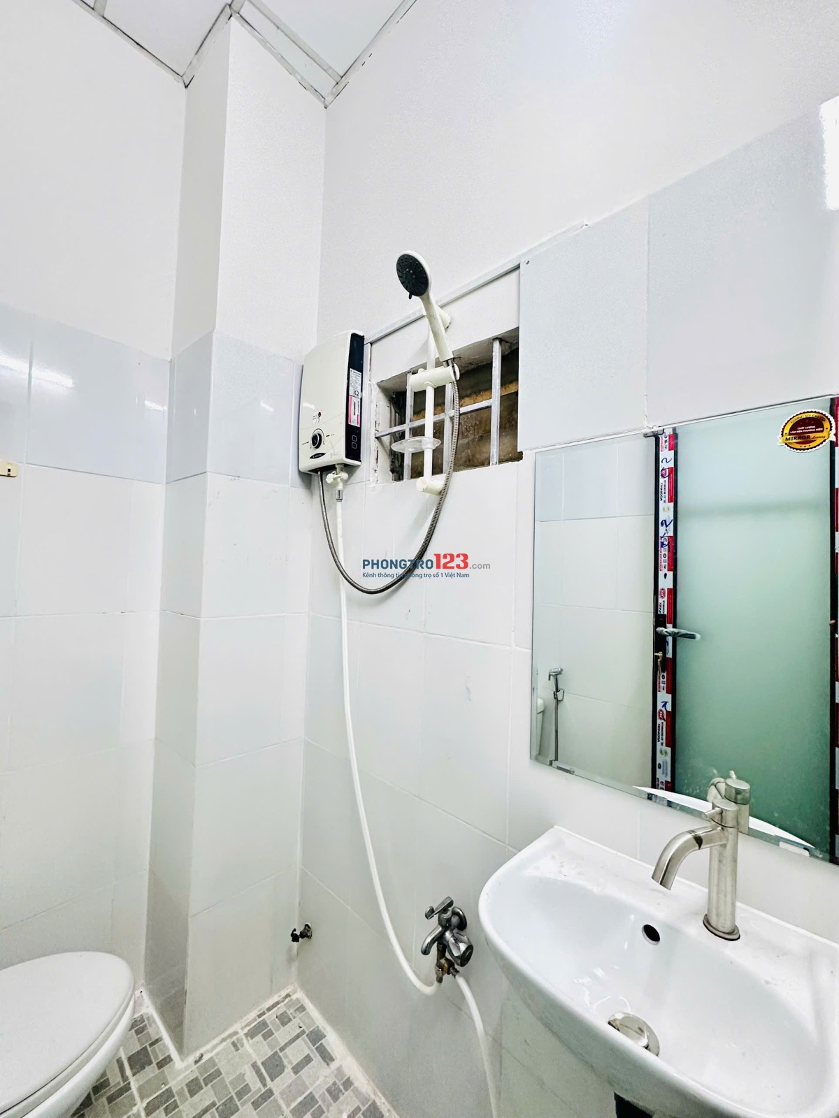 TRỌ BÌNH THẠNH GẦN CHỢ BÀ CHIỂU, NGÃ TƯ HÀNG XANH 35m2 BAN CÔNG THOÁNG SÁNG BẠCH ĐẰNG BÌNH THẠNH