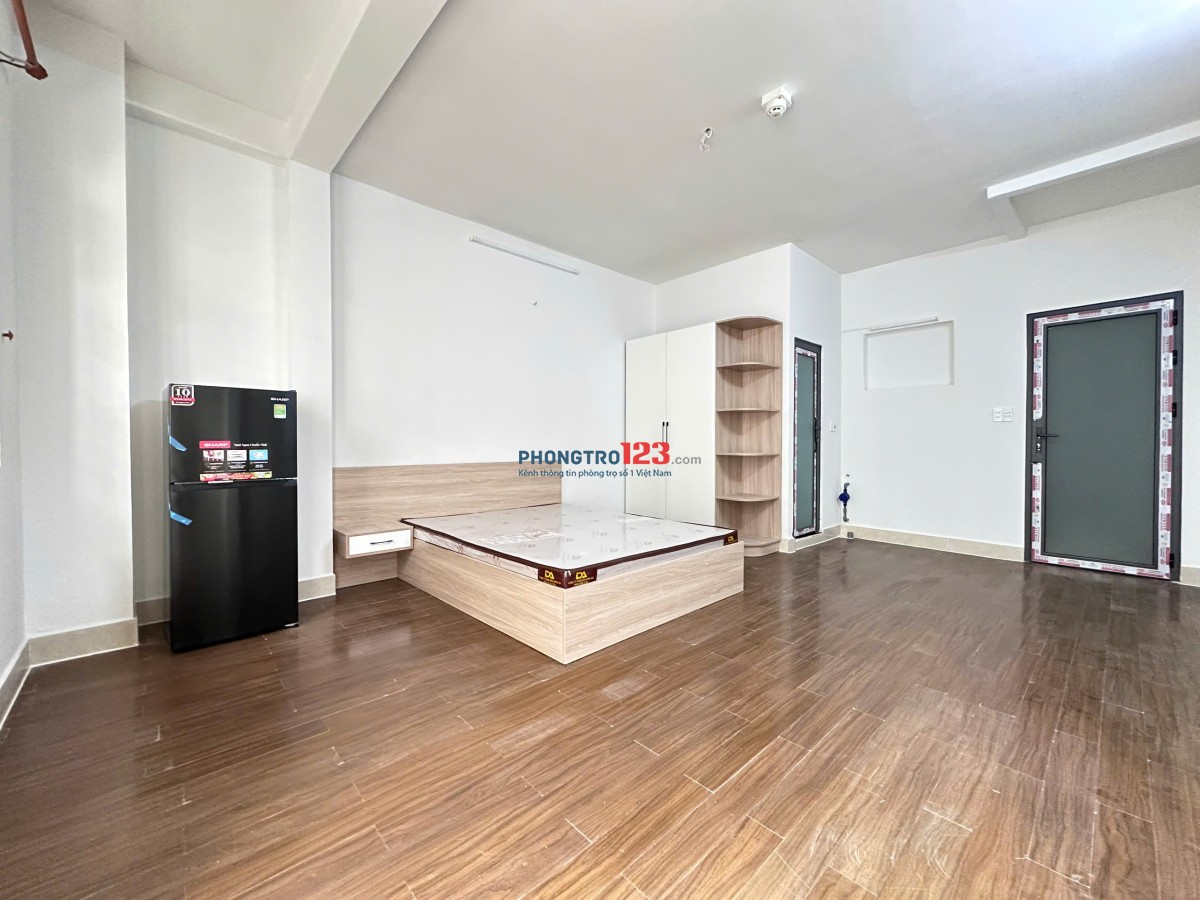 TRỌ BÌNH THẠNH GẦN CHỢ BÀ CHIỂU, NGÃ TƯ HÀNG XANH 35m2 BAN CÔNG THOÁNG SÁNG BẠCH ĐẰNG BÌNH THẠNH