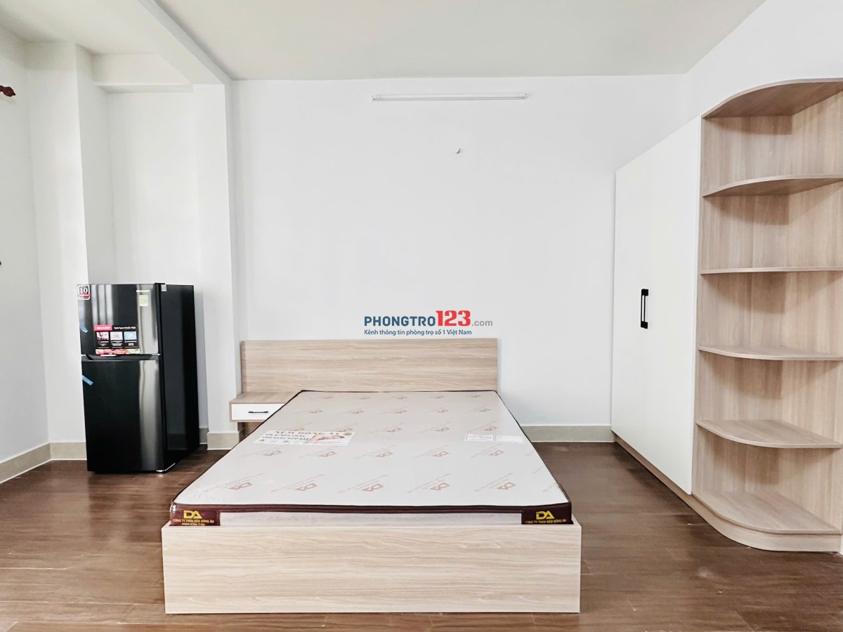 TRỌ BÌNH THẠNH GẦN CHỢ BÀ CHIỂU, NGÃ TƯ HÀNG XANH 35m2 BAN CÔNG THOÁNG SÁNG BẠCH ĐẰNG BÌNH THẠNH