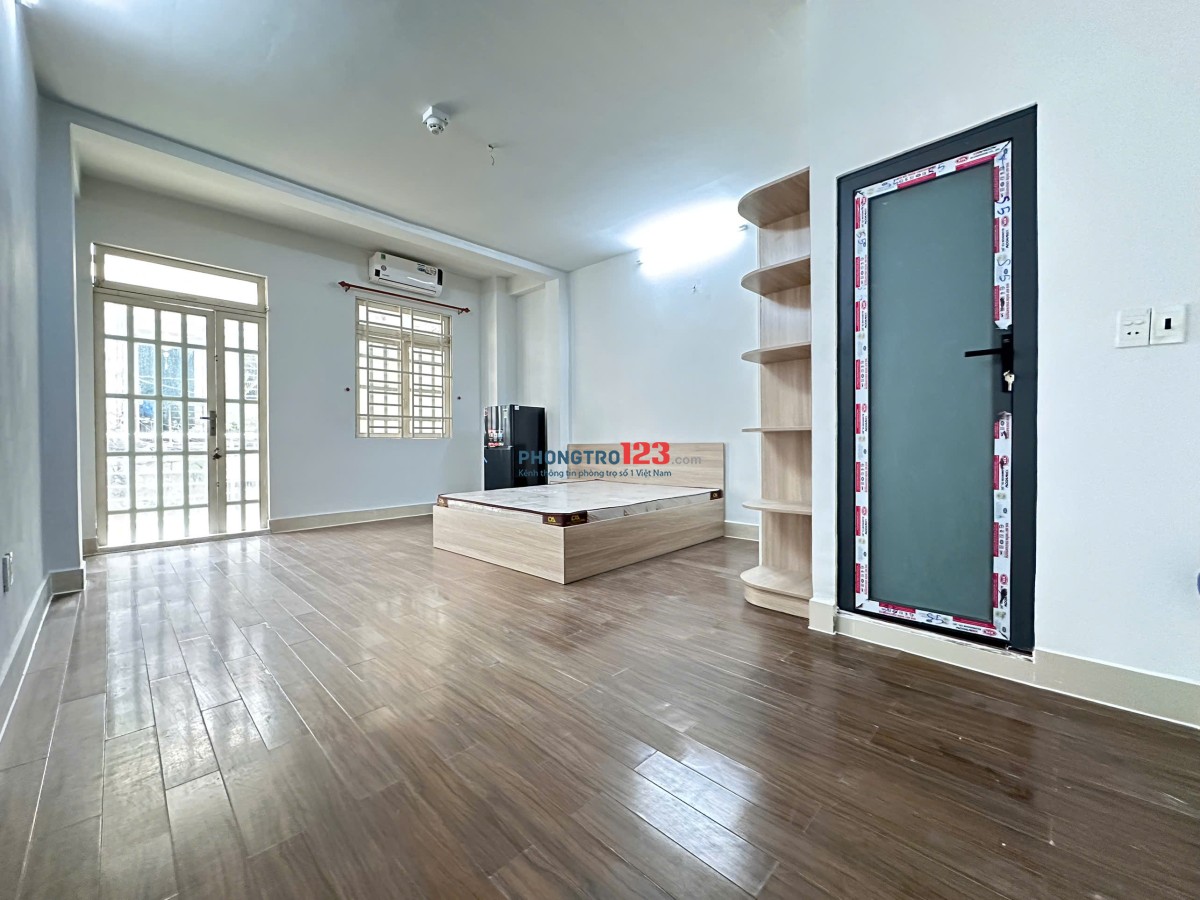 TRỌ BÌNH THẠNH GẦN CHỢ BÀ CHIỂU, NGÃ TƯ HÀNG XANH 35m2 BAN CÔNG THOÁNG SÁNG BẠCH ĐẰNG BÌNH THẠNH