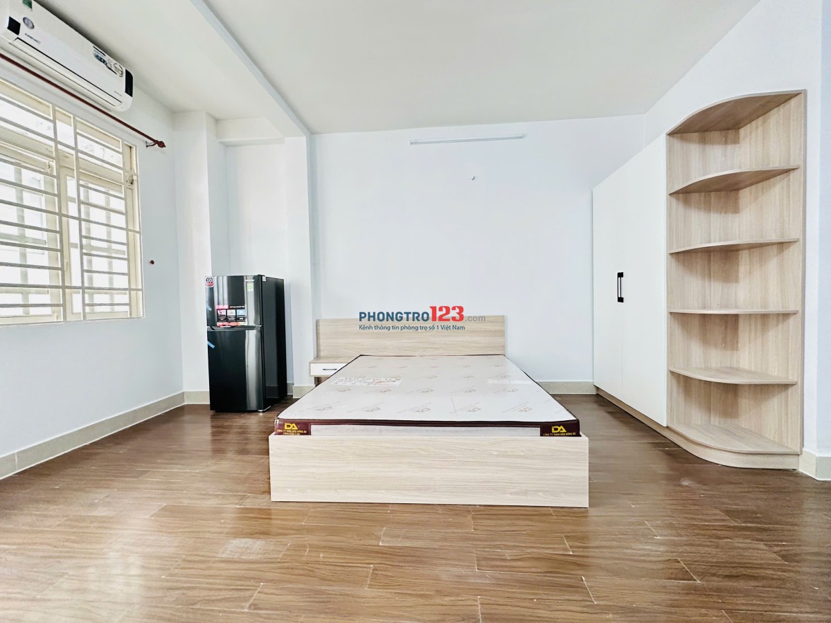 TRỌ BÌNH THẠNH GẦN CHỢ BÀ CHIỂU, NGÃ TƯ HÀNG XANH 35m2 BAN CÔNG THOÁNG SÁNG BẠCH ĐẰNG BÌNH THẠNH