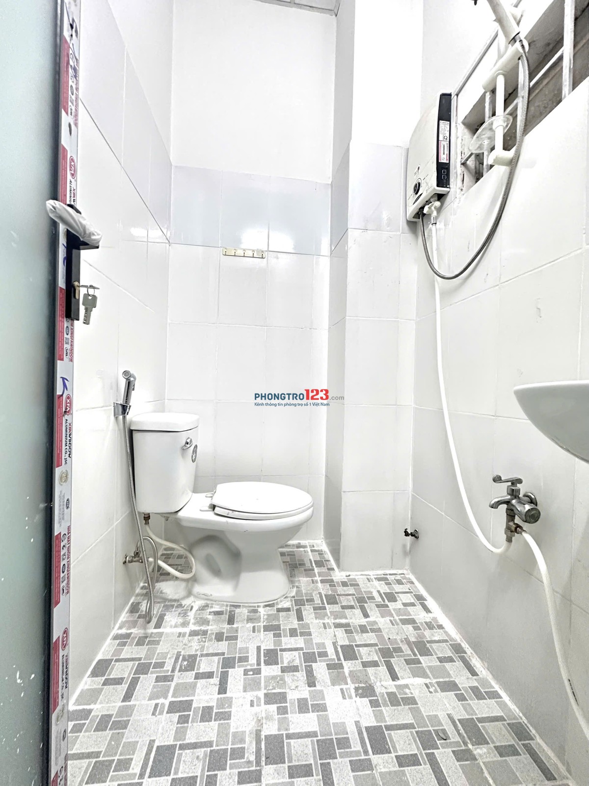 TRỌ BÌNH THẠNH GẦN CHỢ BÀ CHIỂU, NGÃ TƯ HÀNG XANH 35m2 BAN CÔNG THOÁNG SÁNG BẠCH ĐẰNG BÌNH THẠNH