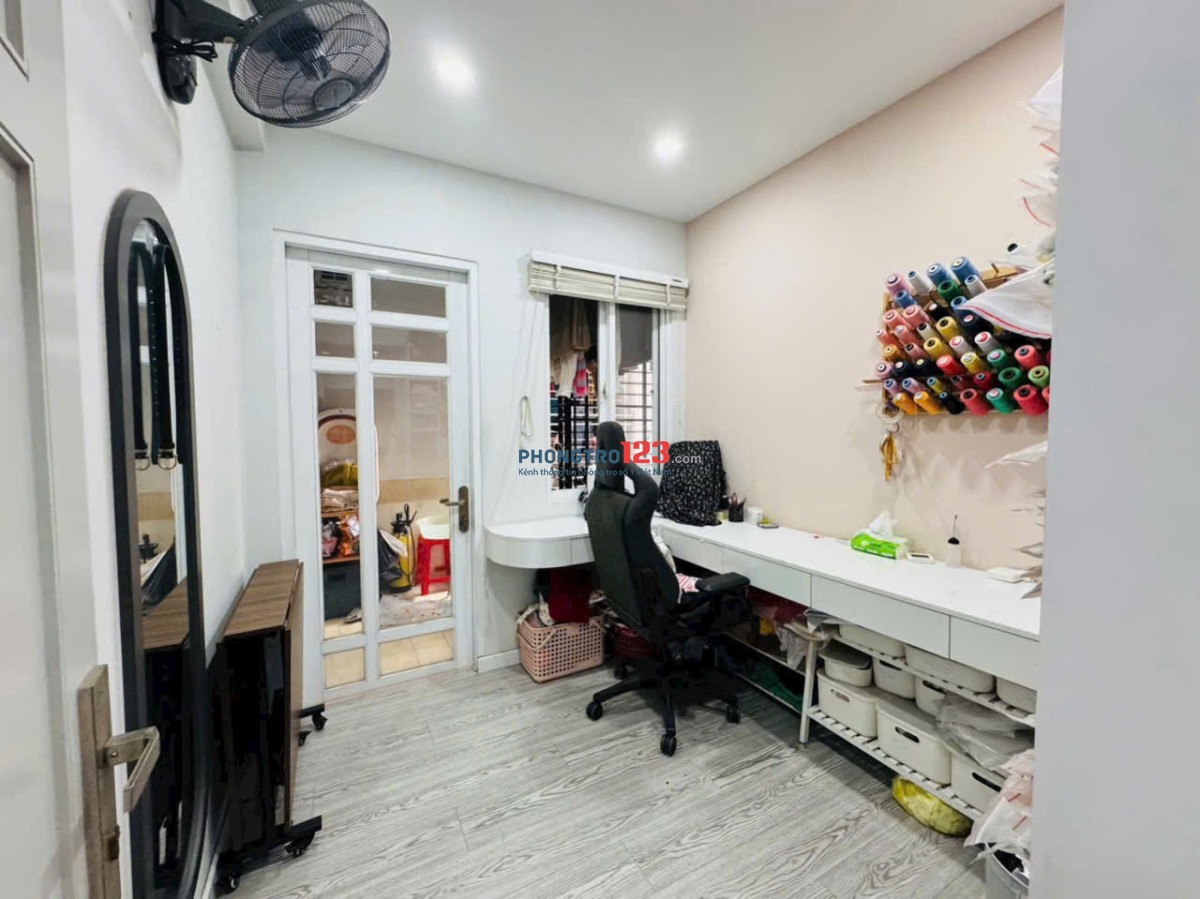 Chung cư Saigon Tower, Thoại Ngọc Hầu, TP: 95m2, 3pn 2wc ban công 10tr