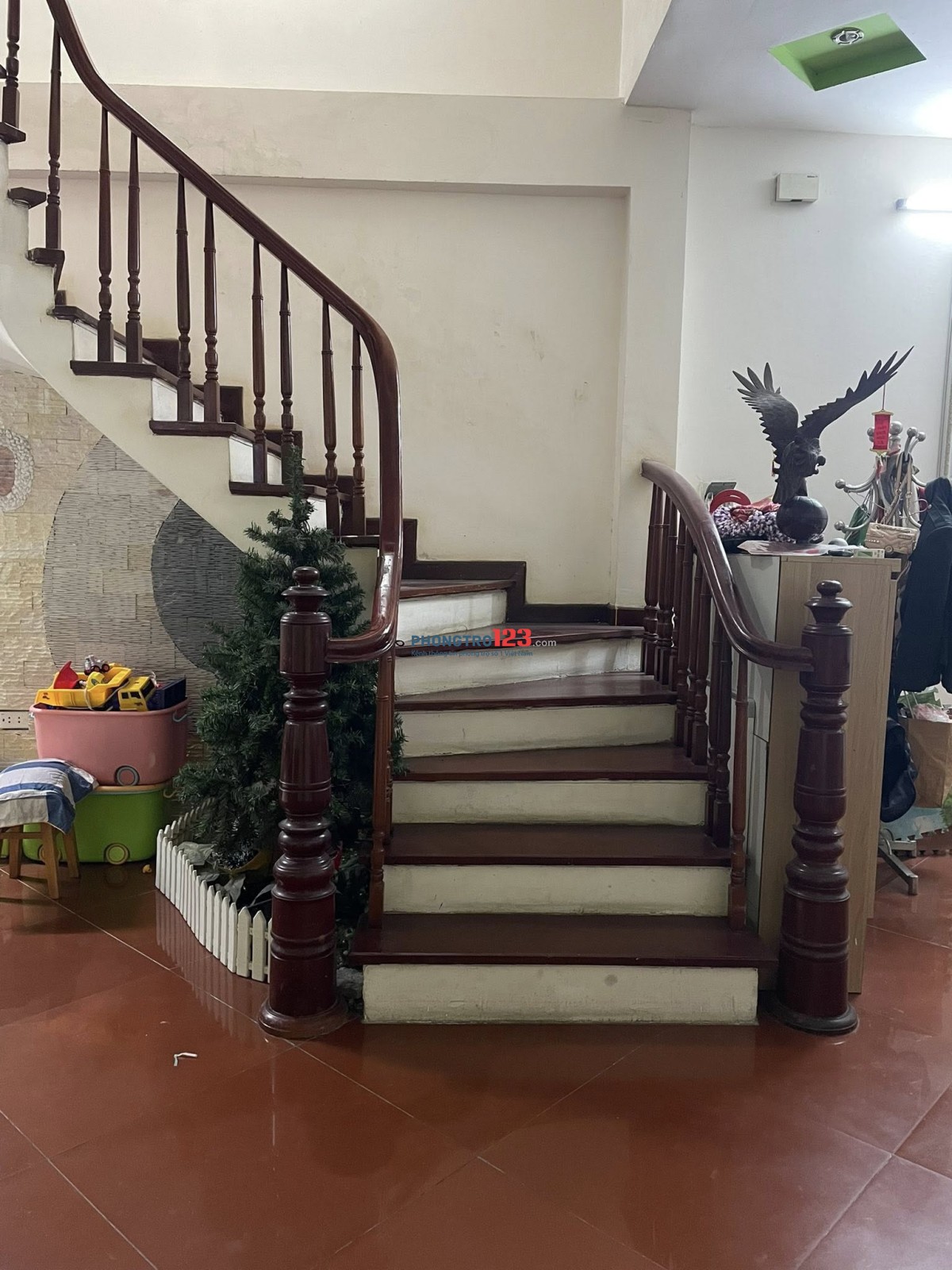 Cho thuê cả nhà 5 tầng tại Ngõ 1295 đường Giải Phóng, Hoàng Mai, Hà Nội