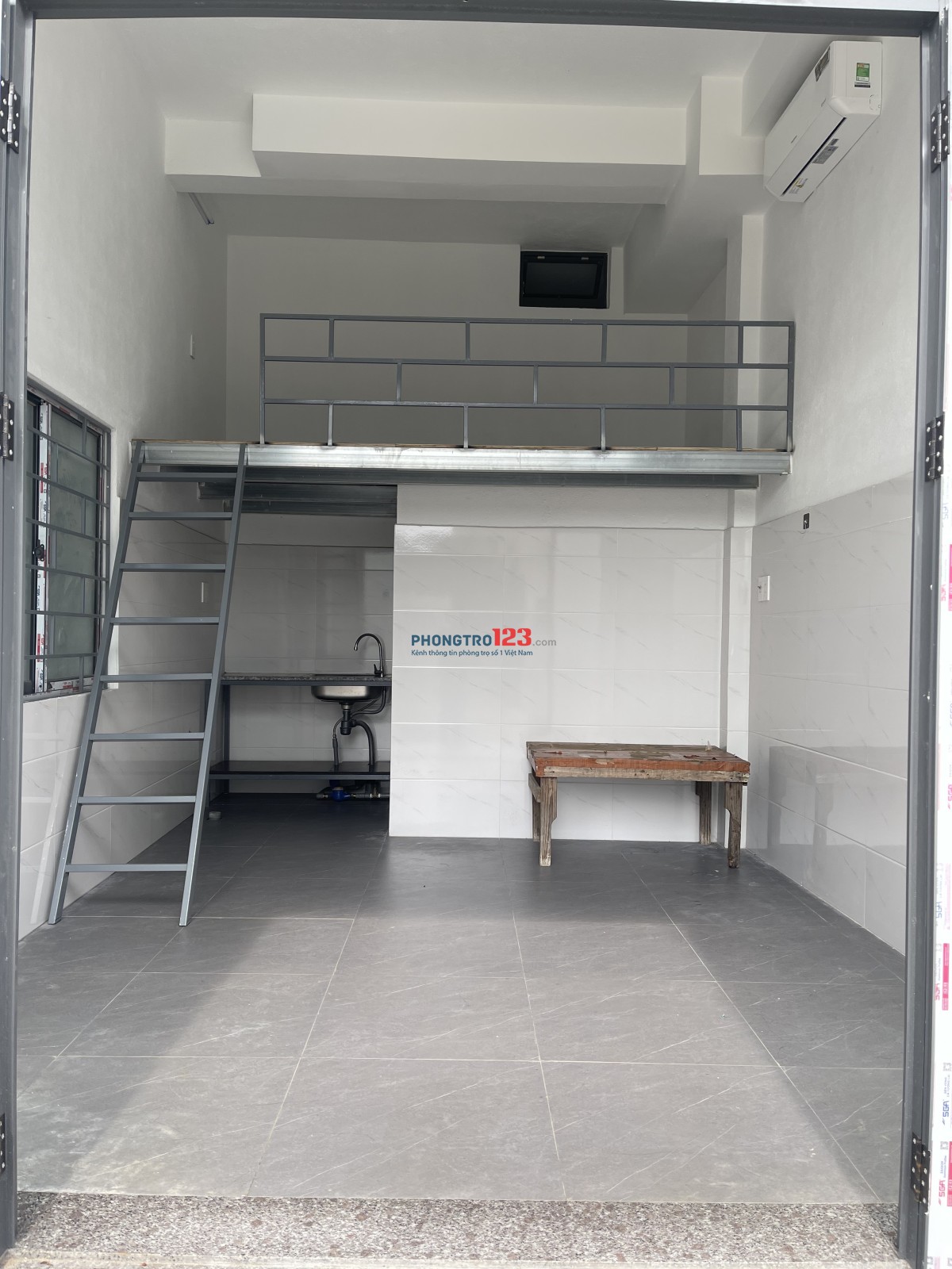 PHÒNG MẶT TIỀN NHÀ MỚI XÂY CẦN CHO THUÊ