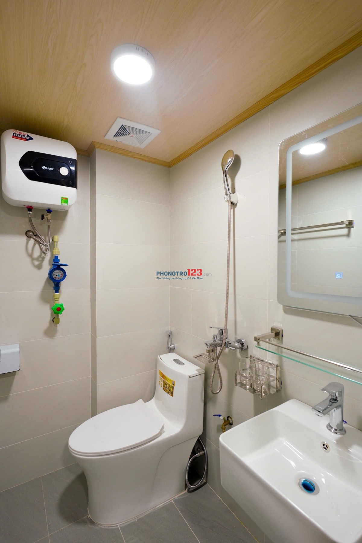 Phòng full đồ nội thất - Máy giặt sấy riêng mỗi phòng - có hầm để xe