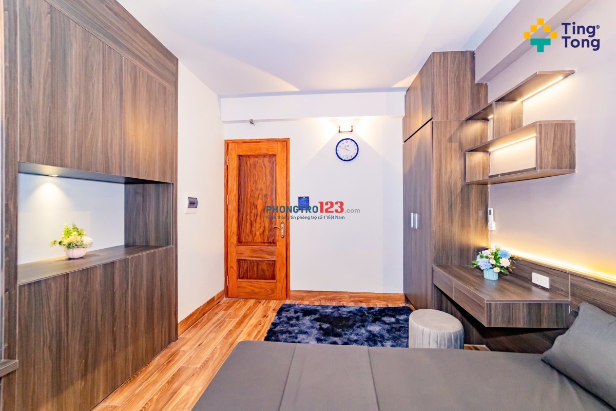 nội thất full như hình ,có tivi, nhận xe điện