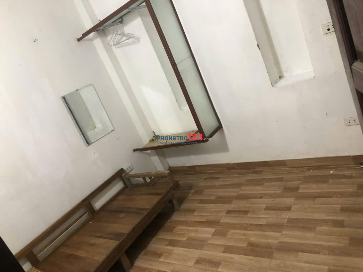 2 Triệu, Phòng khép kín, vskk, bếp chung (nhưng ít dùng, phơi sân thượng. Gần CĐ Bách Khoa, CĐ FPT