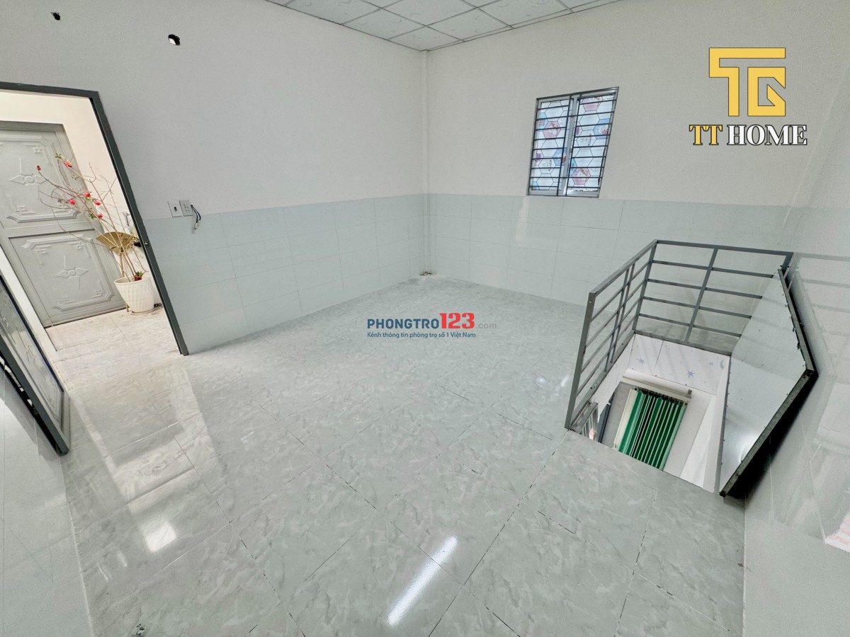 Cho thuê phòng mặt tiền 30m2 Đường Nguyễn Văn Cừ gần Đại học Y Dược