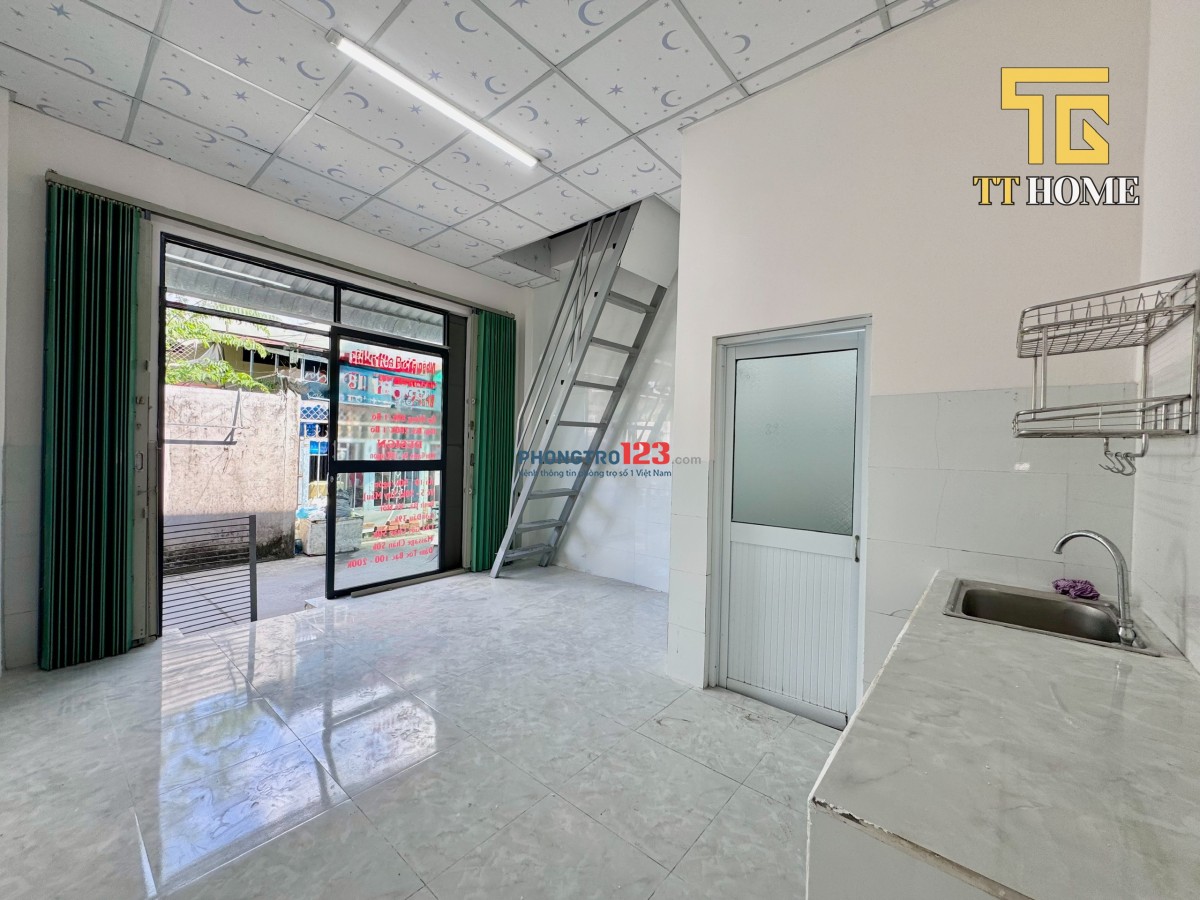 Cho thuê phòng mặt tiền 30m2 Đường Nguyễn Văn Cừ gần Đại học Y Dược