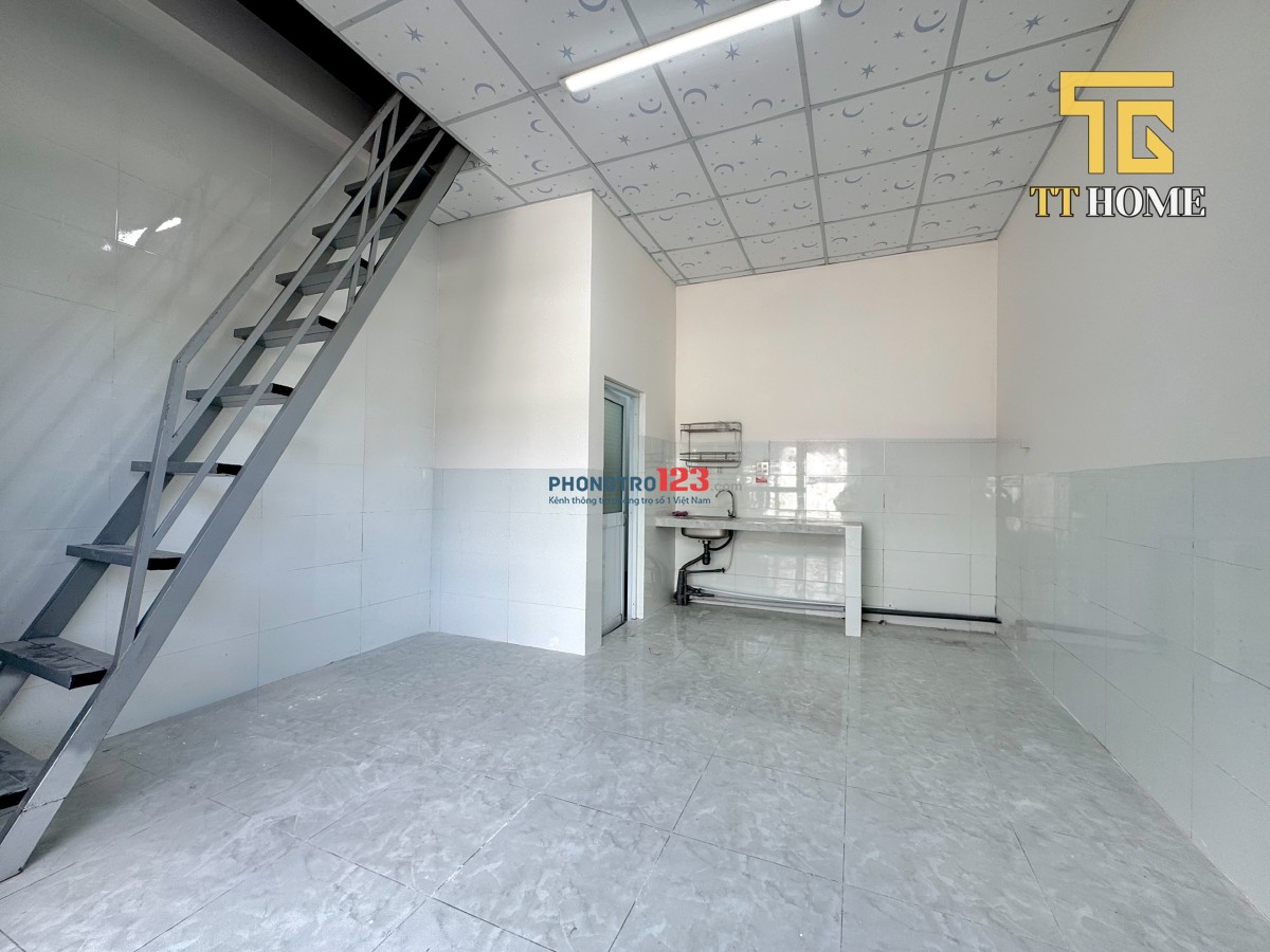 Cho thuê phòng mặt tiền 30m2 Đường Nguyễn Văn Cừ gần Đại học Y Dược