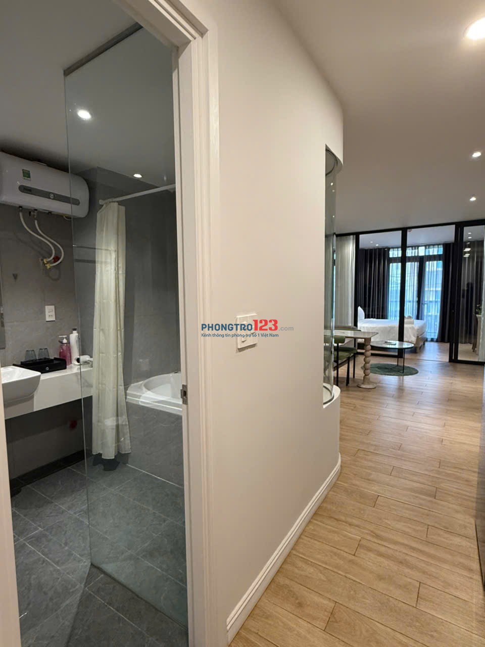 CHO THUÊ PHÒNG TRỌ 1PN CÓ BAN CÔNG TÂN BÌNH – NGUYỄN TRỌNG LỘI, P4, TÂN BÌNH – NGAY BAY TÂN SƠN NHẤT