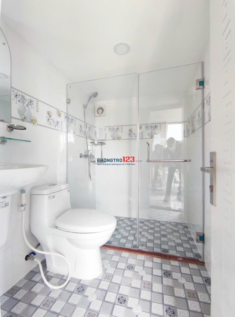 Cho Thuê Căn Hộ Có Gác Duplex - Cửa Sổ - Đầy Đủ Nội Thất - Ban Công - Sân Bay TSN - Ga T3 - Etown