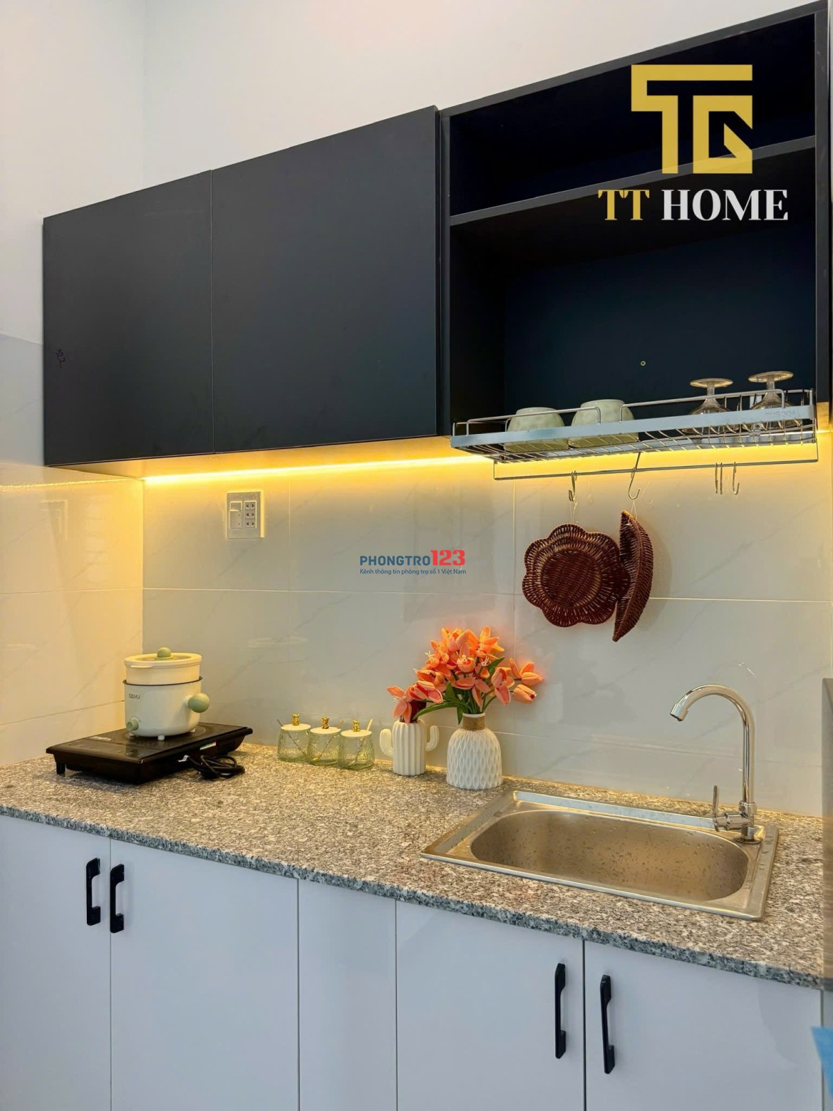 Phòng cửa sổ trời thoáng, 28m2, đầy đủ nội thất, gần đại học Cần Thơ, Đại Học Y Dược