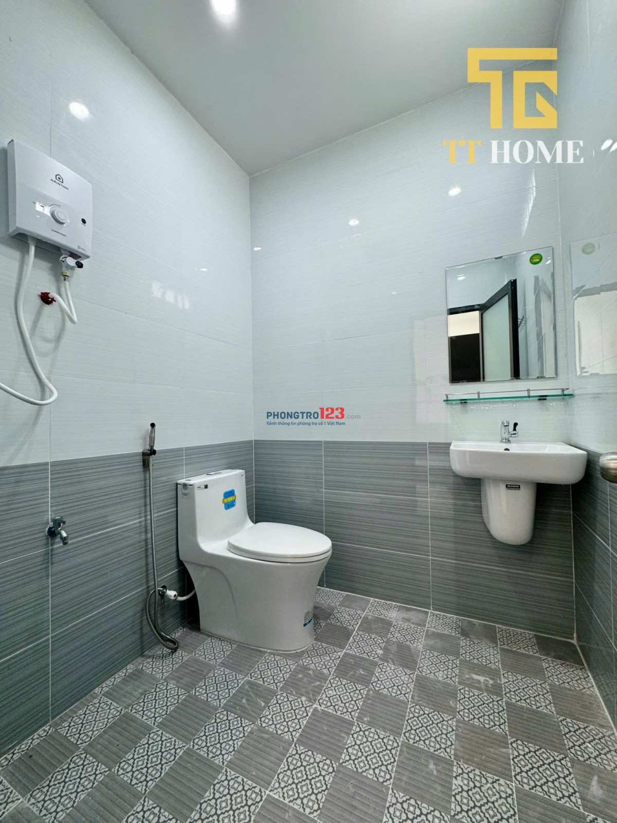 Phòng cửa sổ trời thoáng, 28m2, đầy đủ nội thất, gần đại học Cần Thơ, Đại Học Y Dược