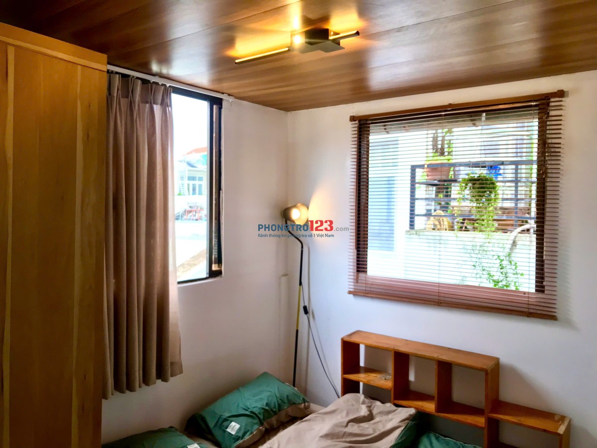 Studio 30m2 Cửa Sổ Lớn- Có 2 Bồn Hoa Ngoài Cửa Sổ- Ngay Nowzon- Tách Bếp- Free 2 Xe- 5 Tr/th