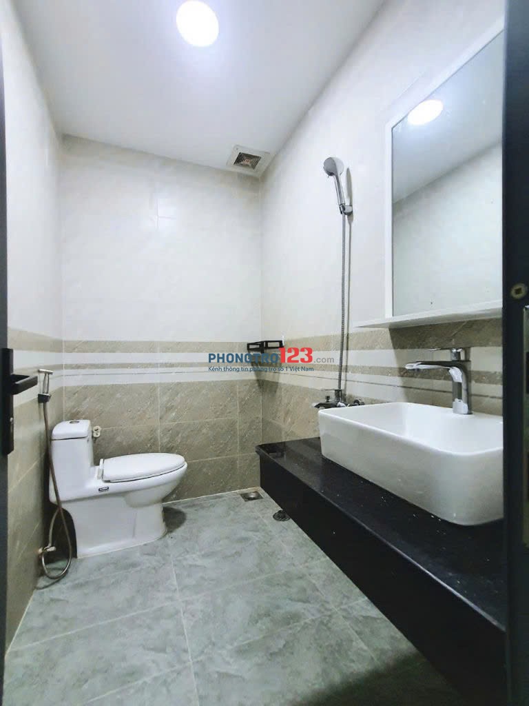 TRỌ BÌNH THẠNH GẦN NGÃ TƯ HÀNG XANH STUDIO 32m2 BAN CÔNG THANG MÁY THOÁNG BÙI ĐÌNH TÚY BÌNH THẠNH