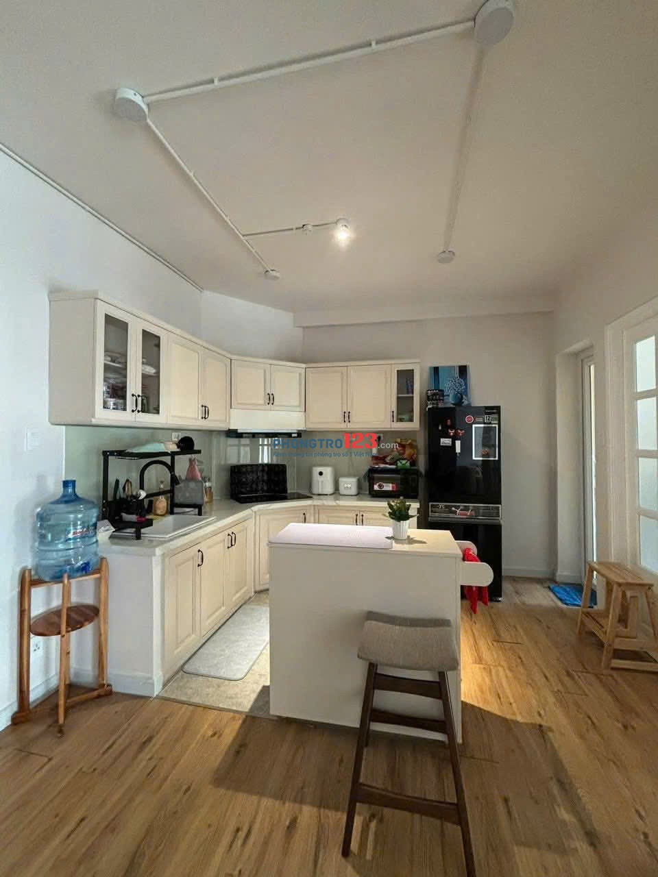 Chung cư Ruby, Nguyễn Sỹ Sách, P15, TB: 3p ngủ, 2wc, NT mới, giá 11tr