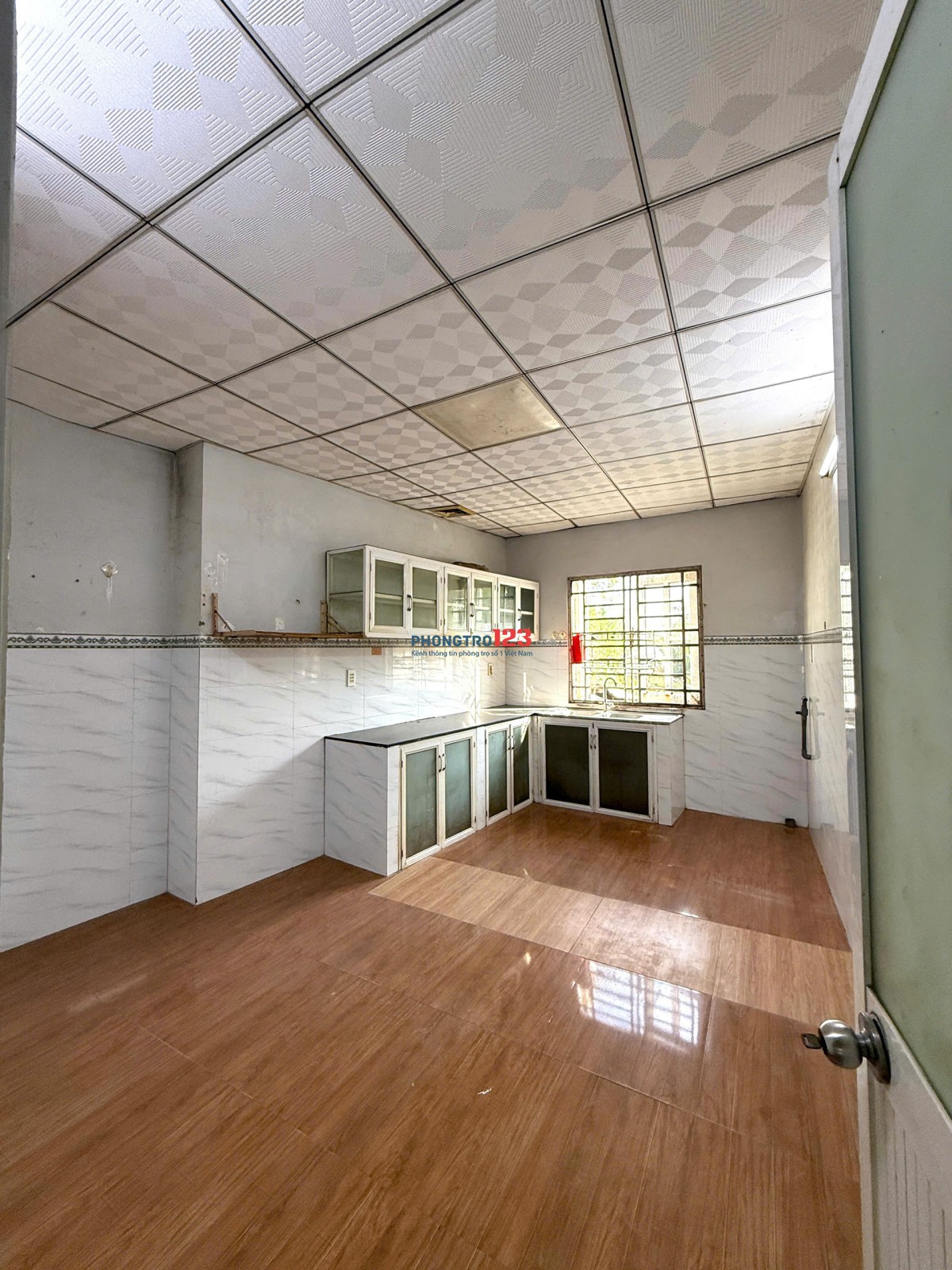 Cho thuê Phòng Âu Dương Lân P3Q8. (25m2) từ 2.5triệu/P, Có WC riêng