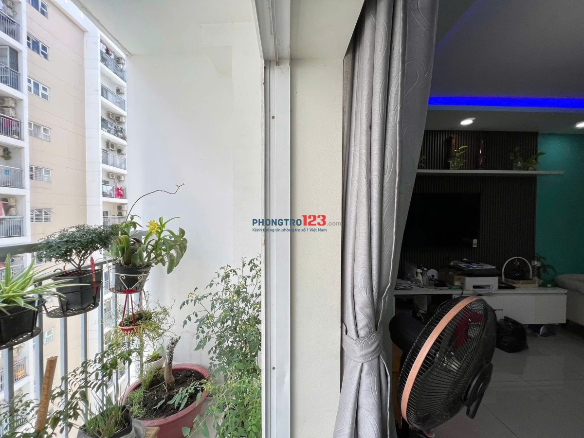 Căn Góc, chung cư Oriental, Âu Cơ, TP: 3p ngủ, 117m2, đầy đủ NT, 15tr5/th.