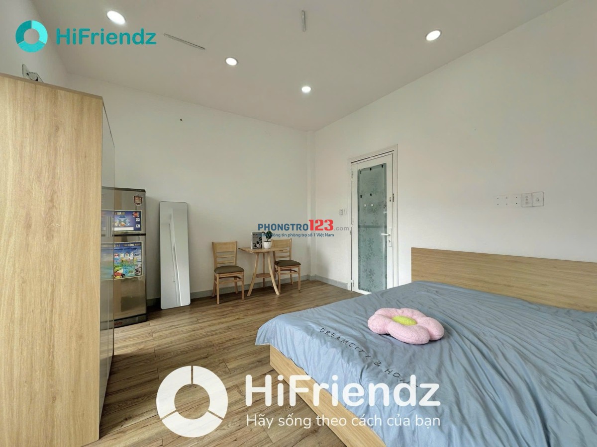 CHO THUÊ PHÒNG FULL NỘI THẤT BAN CÔNG LỚN NẰM NGAY TRUNG TÂM PHÚ NHUẬN ĐI QUA QUẬN 1,3,… CHƯA ĐẾN 2P