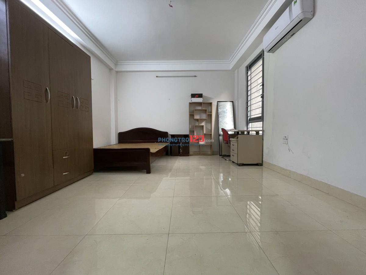 cho thuê phòng trọ 25m vệ sinh khép kín tại ccmn số 5 ngõ 129/12 Nguyễn Trãi Hà Nội. Có ban công