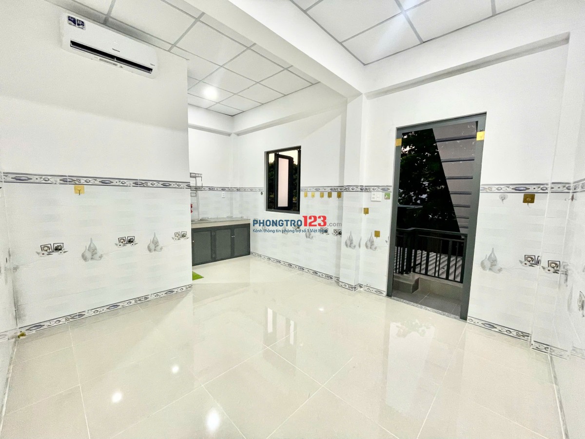 PHÒNG BAN CÔNG NGAY KINH TẾ ĐỐI NGOẠI, ĐỖ XUÂN HỢP, YÊN TĨNH CÓ ML 30m2