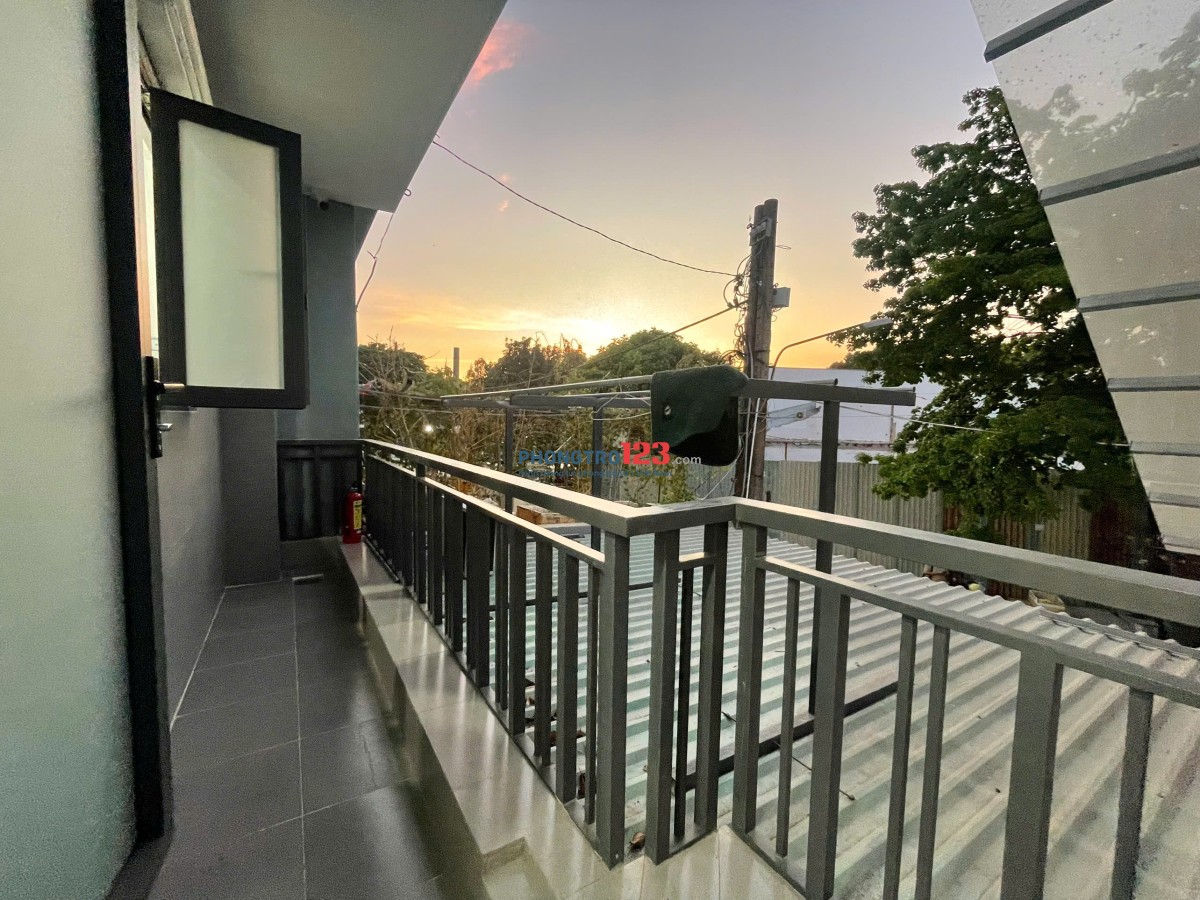 PHÒNG BAN CÔNG NGAY KINH TẾ ĐỐI NGOẠI, ĐỖ XUÂN HỢP, YÊN TĨNH CÓ ML 30m2