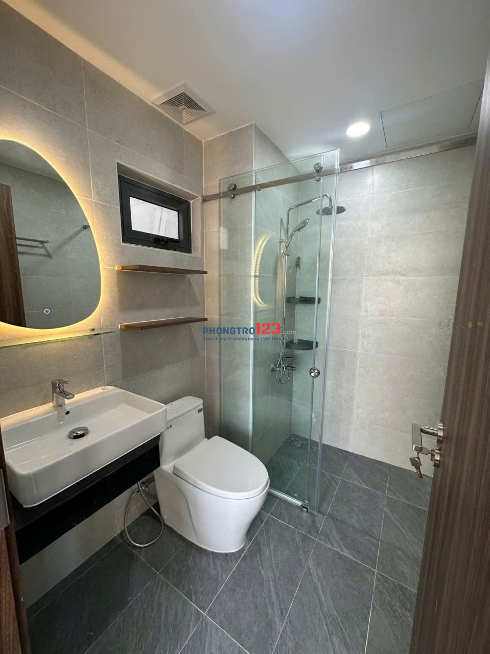 Flemington, Lê Đại Hành, Q11: 120, 2p ngủ, NT mới, 22triệu