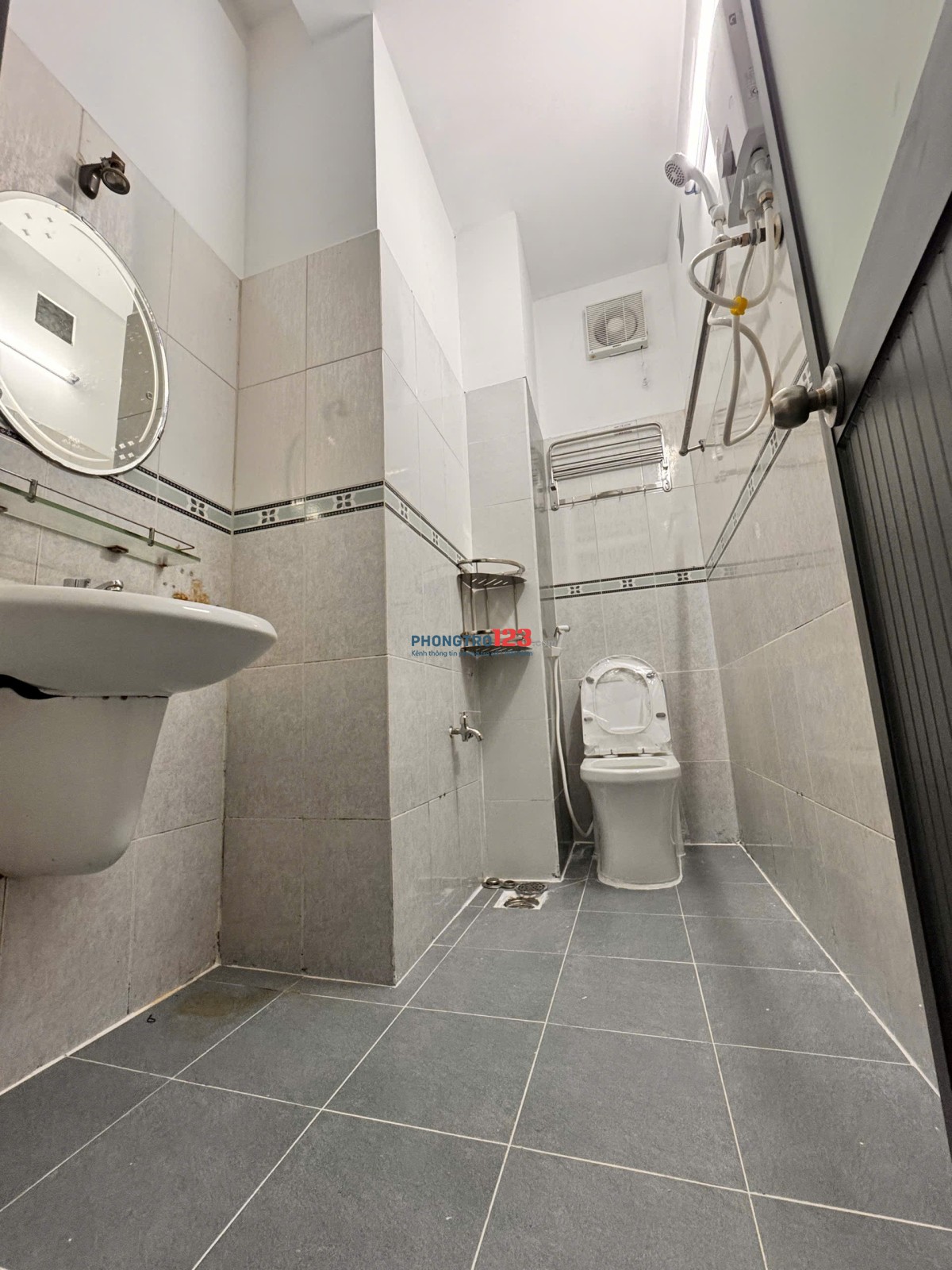 TRỌ BÌNH THẠNH GẦN CHỢ BÀ CHIỂU SUTDIO 30m2 CỬA SỔ THOÁNG MÁY GIẶT RIÊNG BÙI HỮU NGHĨA BÌNH THẠNH