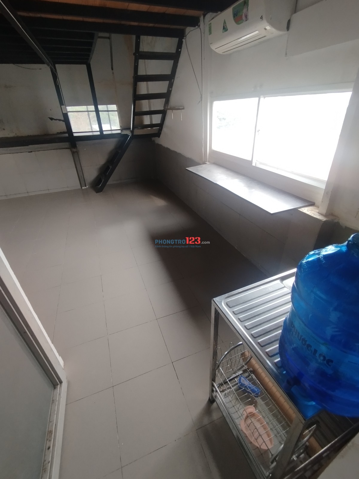 Phòng máy lạnh full gác. C13 đường Nguyễn Văn Linh