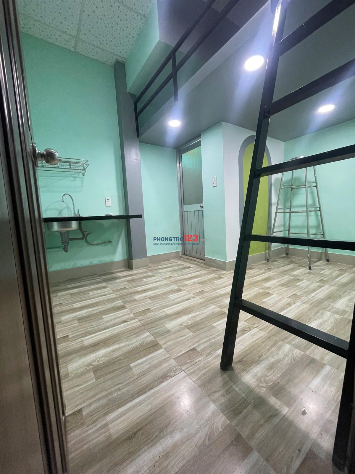 Phòng Q10, có gác rộng 18m2, giá 3,5tr/th - Tô Hiến Thành, Q.10 - giờ tự do