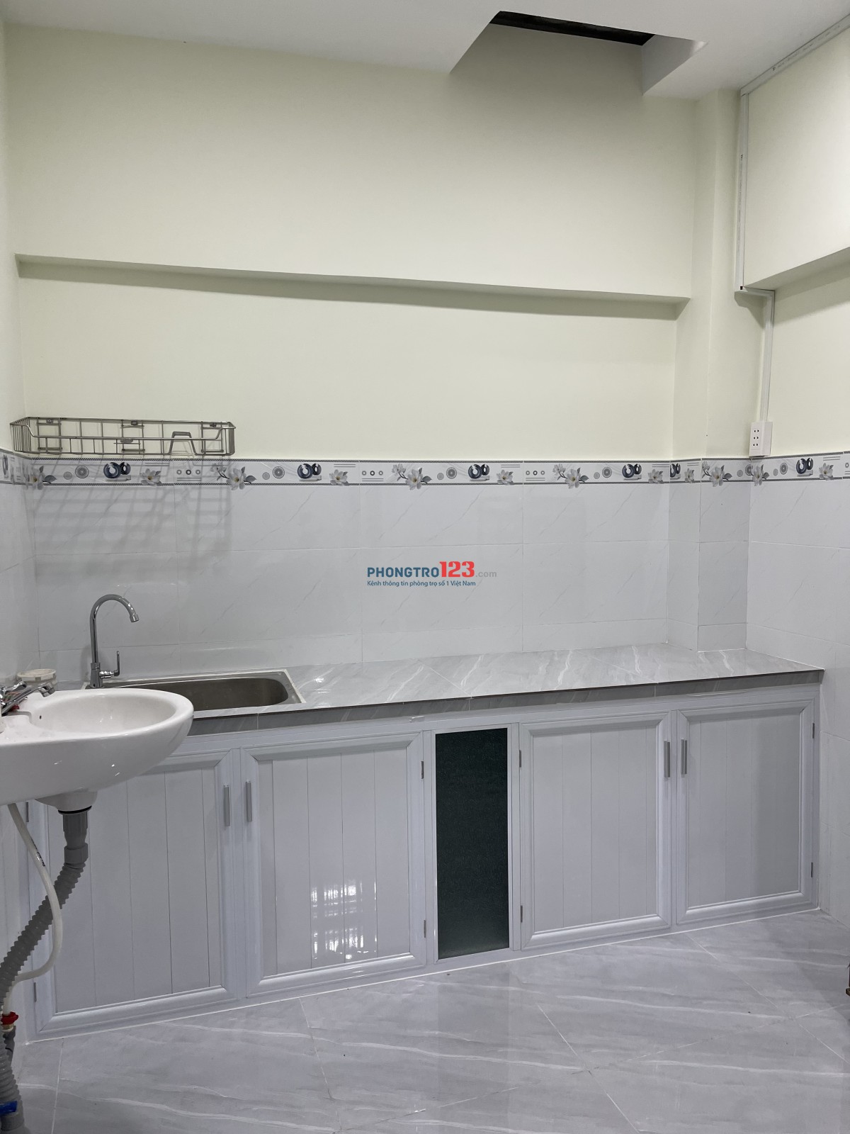 Cho thue nhà mới , yên tĩnh , gần chợ Tân Bình