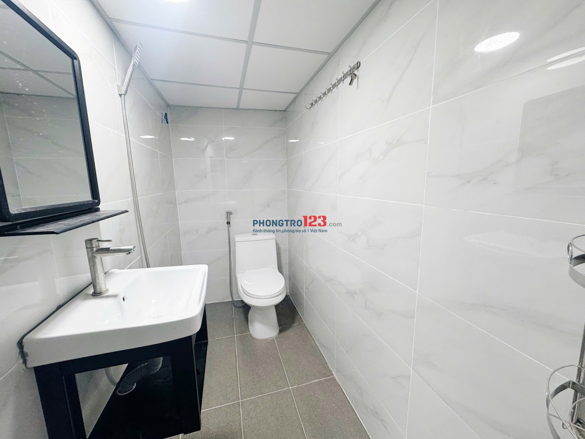 Cho thuê phòng trọ cửa sổ mới ở ngay Âu cơ Ngã tư Lạc Long Quân