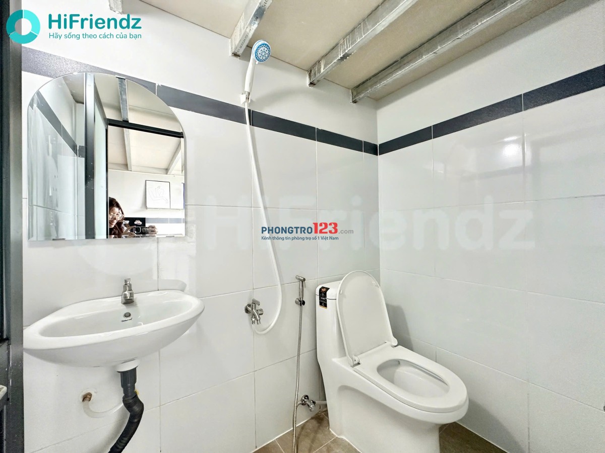 Trống phòng trọ mới, Full nội thất , Ban công cửa sổ Thoáng, Ít phí gần Đảo Kim Cương