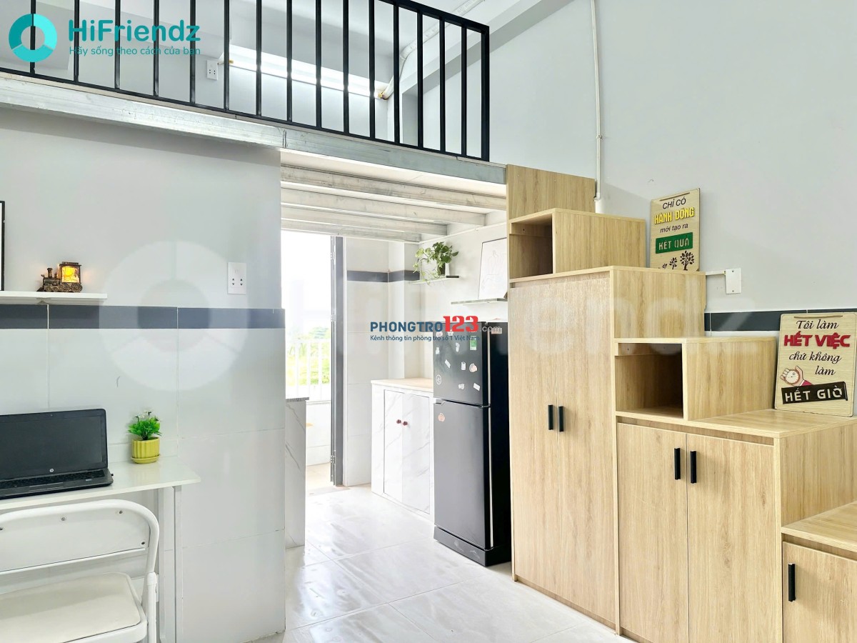 Trống phòng trọ mới, Full nội thất , Ban công cửa sổ Thoáng, Ít phí gần Đảo Kim Cương