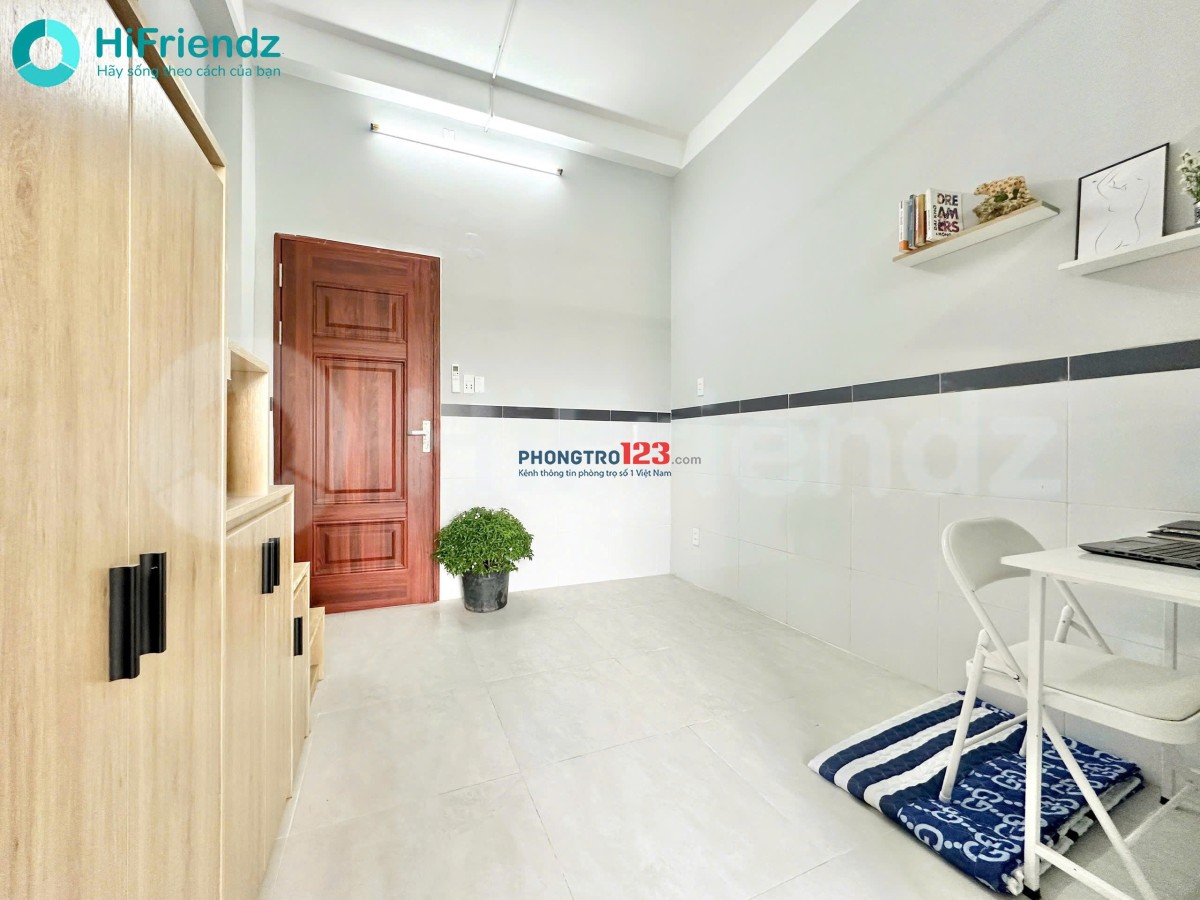 Trống phòng trọ mới, Full nội thất , Ban công cửa sổ Thoáng, Ít phí gần Đảo Kim Cương