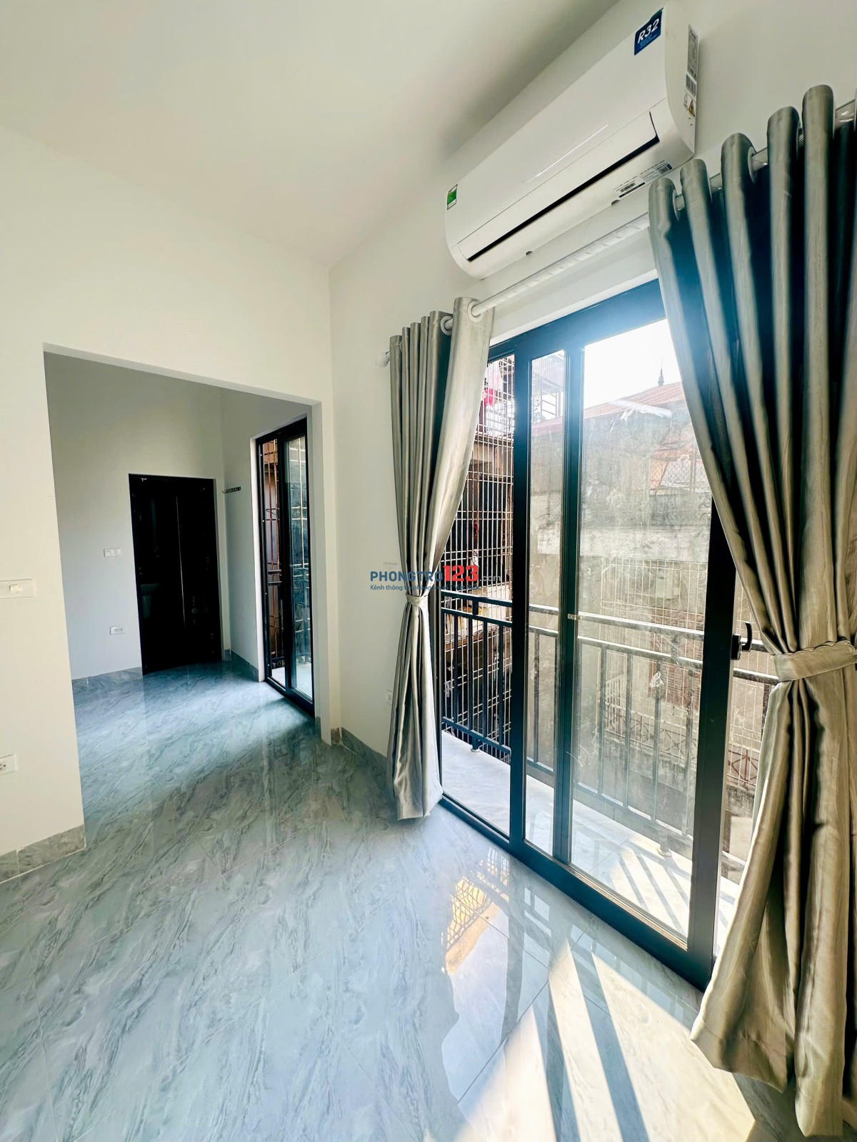 CĂN STUDIO MỚI PHỐ ĐÀO TẤN - RA TRUNG TÂM VÀI PHÚT - VÀO Ở LUÔN